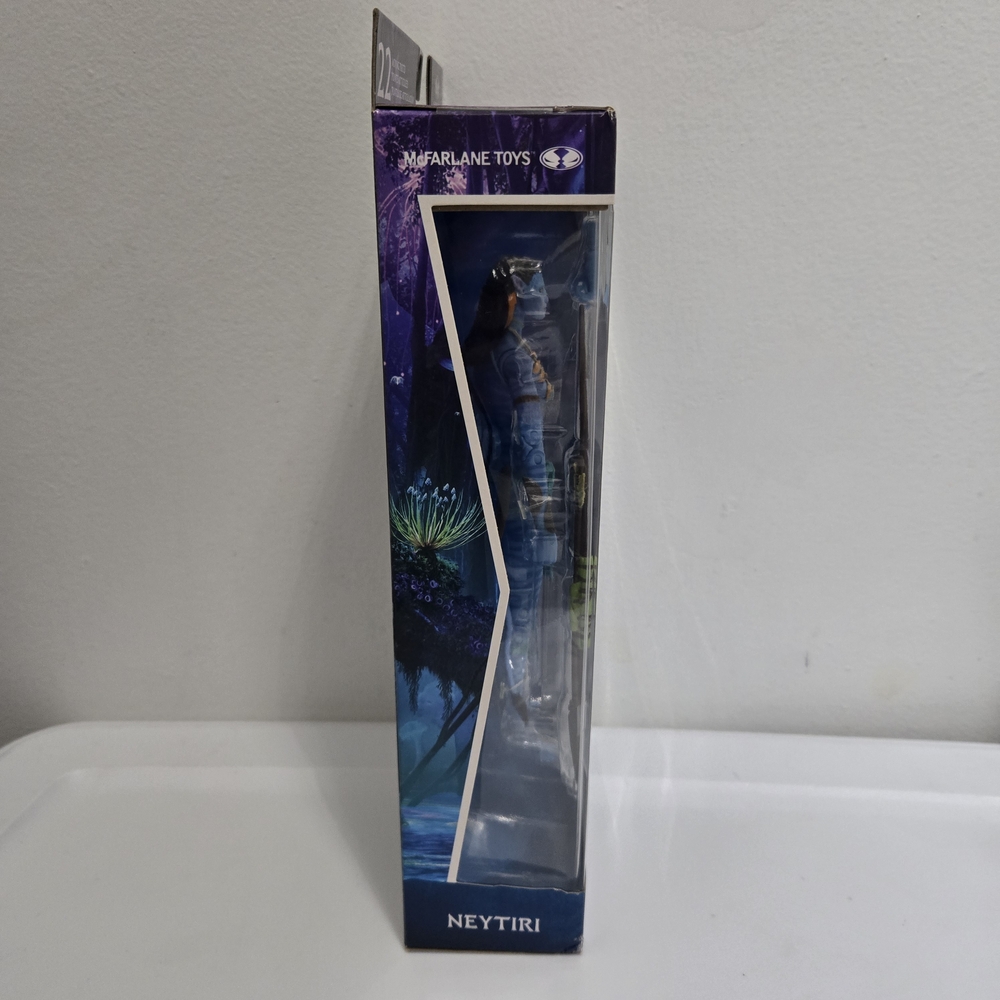 Avatar Neytiri Action Figure - Blue and Green - Picture 5 of 6